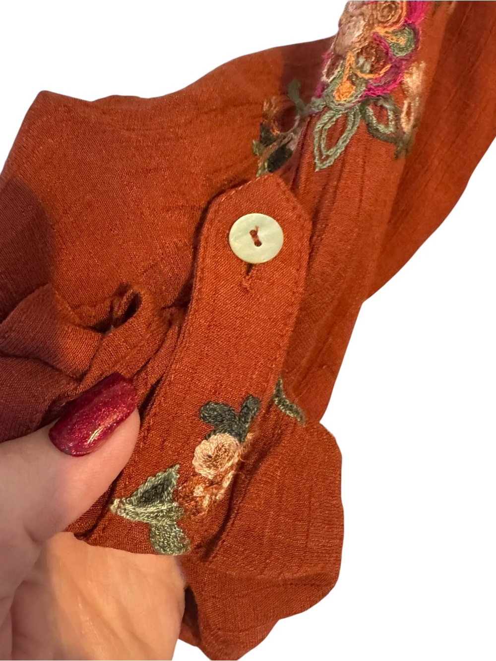 FIG & FLOWER Rust Embroidered Floral Top PLUS: 2X #V - Picture 3 of 8